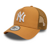 Gorra New Era NY League Essential Trucker Golden Brown